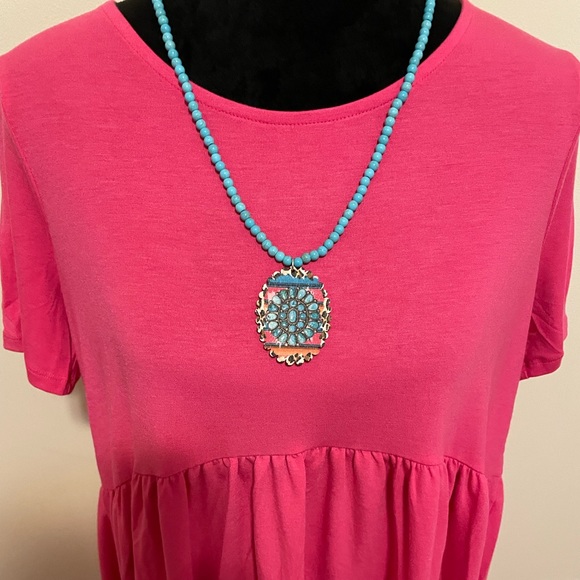 💥JUST IN!💥 Madison Fuchsia Top Size Large - Picture 3 of 3